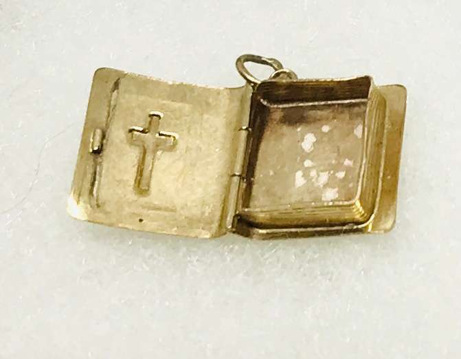 9ct Gold Opening Bible Pendant/Charm