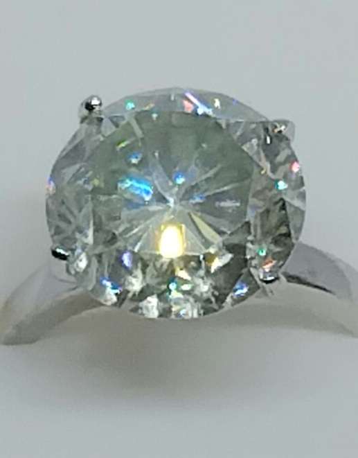 IMPRESSIVE 6.12CT FANCY YELLOW/GREEN MOISSANITE - STUNNING!