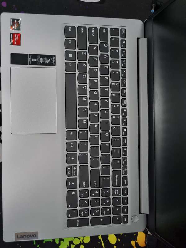 Lenovo Ideapad 1 - Ryzen 3 7320U