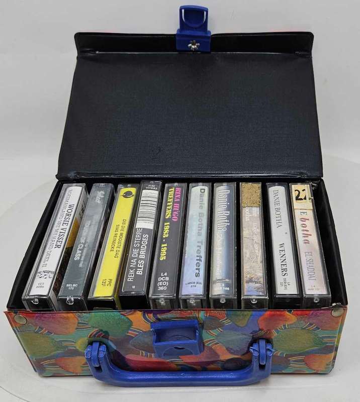 ~~~R1 START~~~Cassettes: Afrikaans Music Lot with Cassette Case