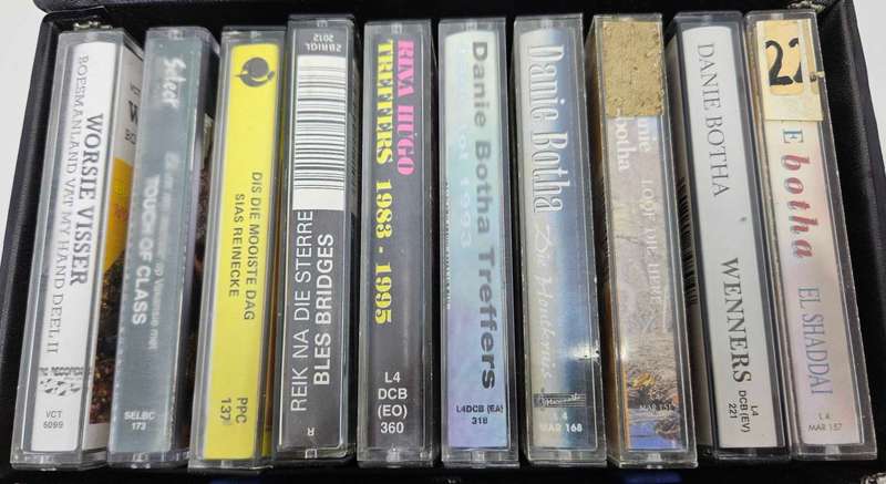 ~~~R1 START~~~Cassettes: Afrikaans Music Lot with Cassette Case