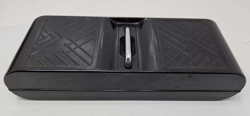 SEAFOTH ENGLISH BAKELITE GAMING CHIPS BOX WITH 6 ASSORTED COLOUR CHIPS