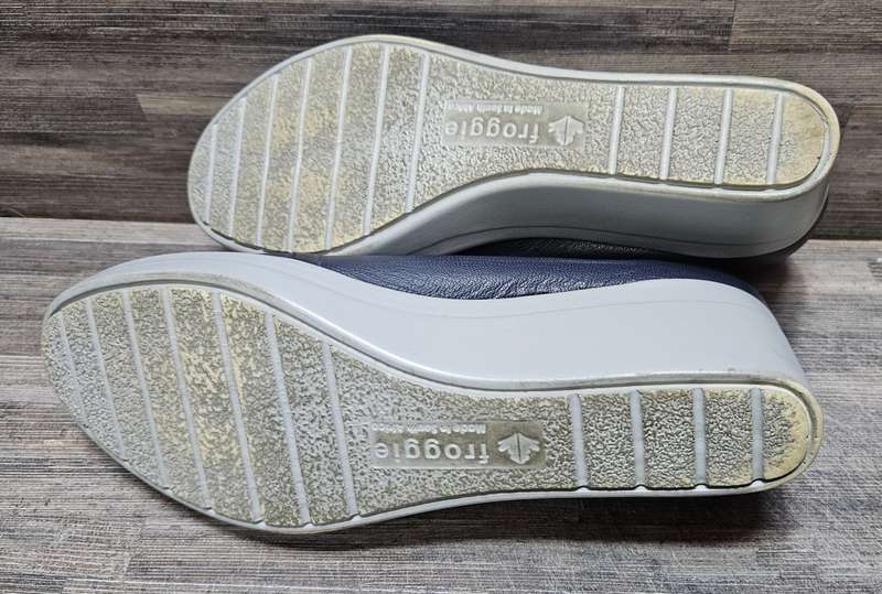 Navy & Grey leather Froggie wedge heel sneakers, size 7, barely worn