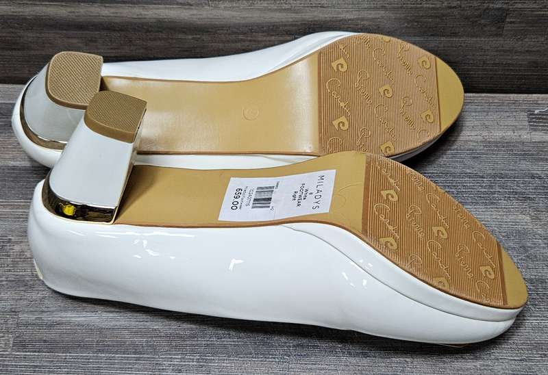 Pierre Cardin heels, size 8, never worn