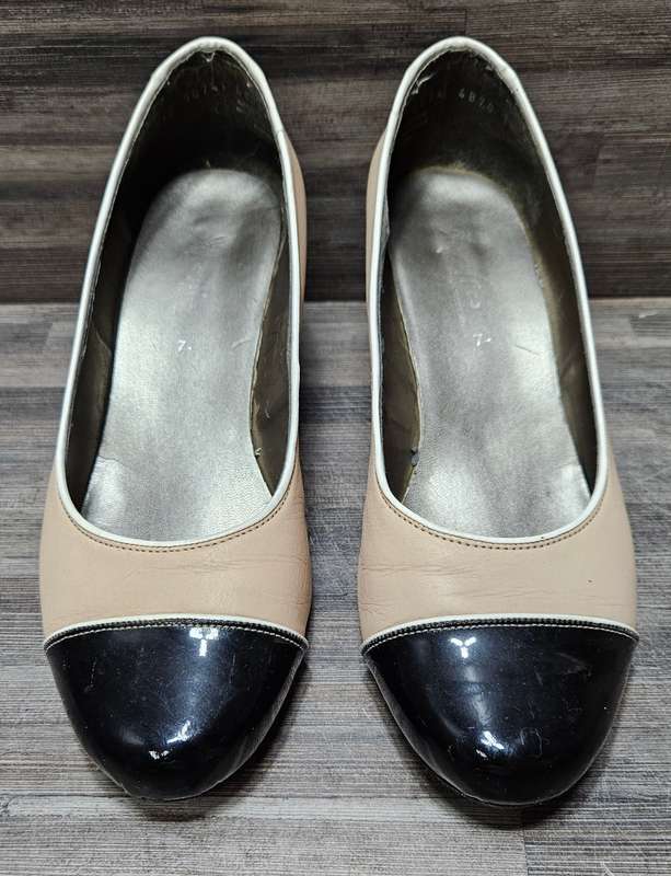 Step On Airs, size 7½, very lightly worn