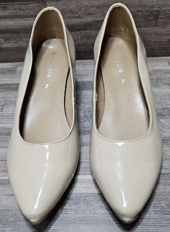 Froggie work heels, size 7, very lightly worn