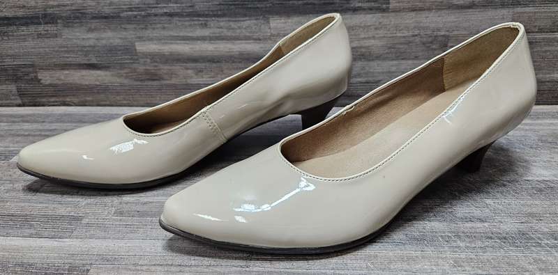 Froggie work heels, size 7, very lightly worn