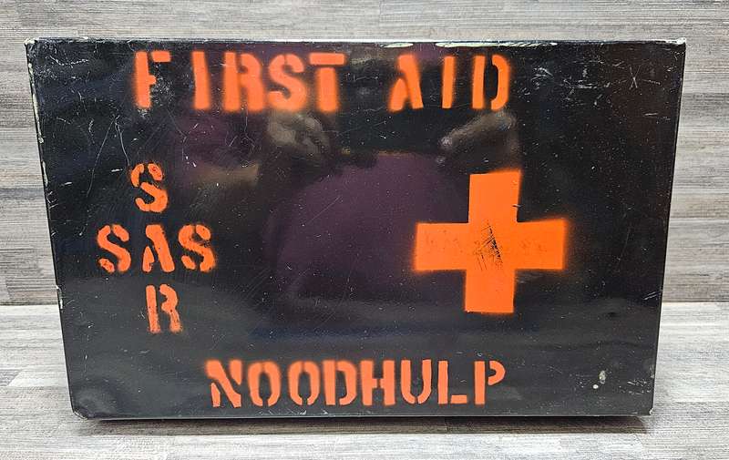 Vintage SAS/SAR South African Railways metal medical box