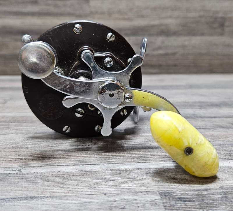 Penn Monofil No. 27 fishing reel - good condition