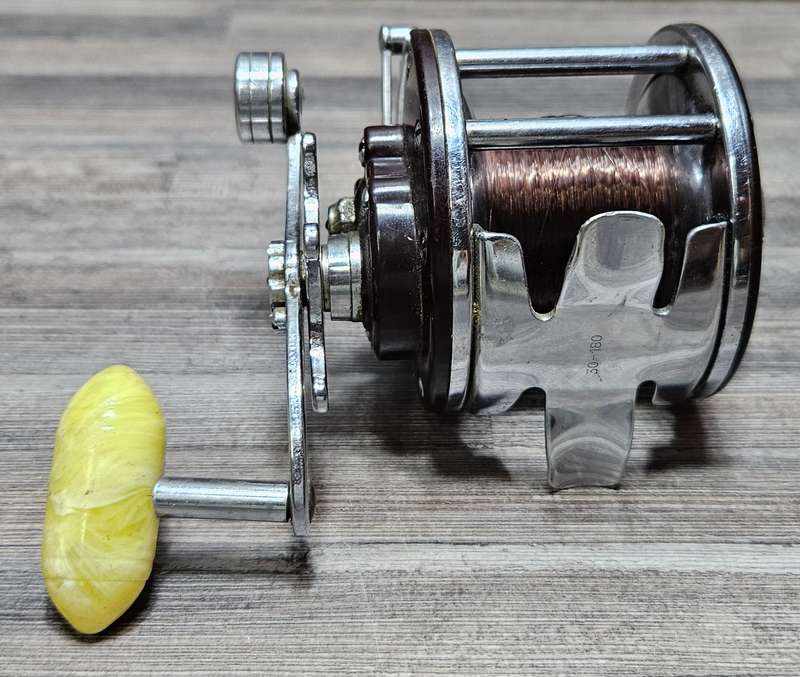 Penn Monofil No. 27 fishing reel - good condition