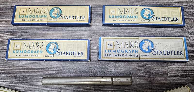 Vintage artists/technical drawing lead plus extras lot