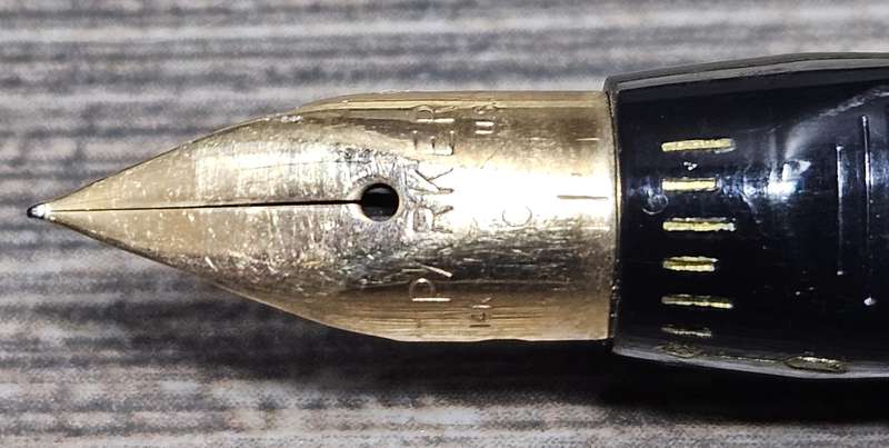 Boxed vintage Parker VP fountain pen, 14K gold nib
