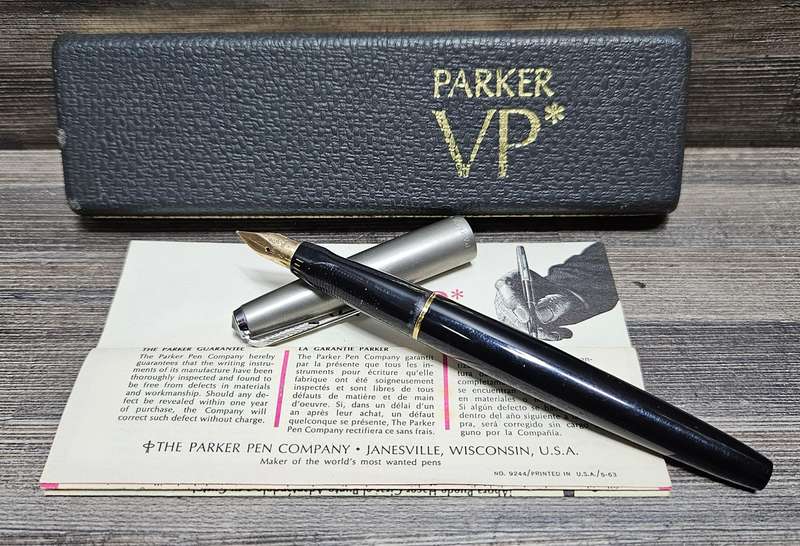 Boxed vintage Parker VP fountain pen, 14K gold nib