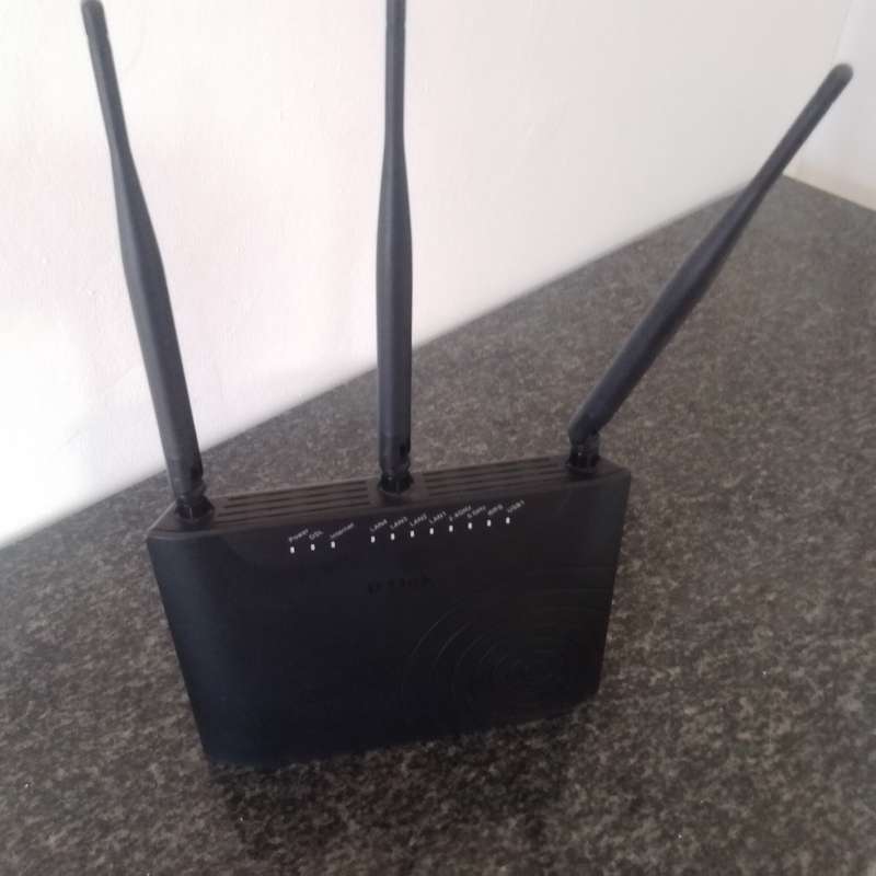 DLINK DSL-2877AL Dual-Band 2.4GHz/5GHz 4-Port Wireless Router with USB