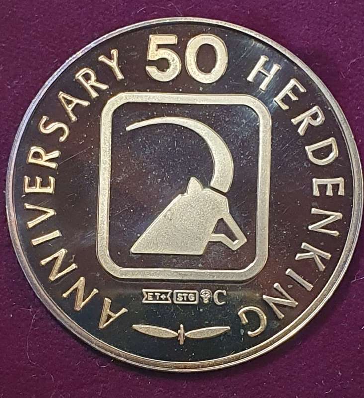 .925 SILVER GOLD PLATED 50th Anniversary 24 piece medallion set. Wildlife Society of SA. 891,60 gr.