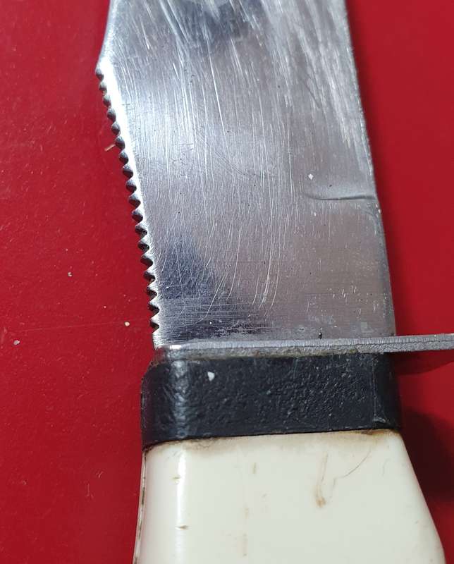 VINTAGE HUNTING KNIFE. 22CM LONG.