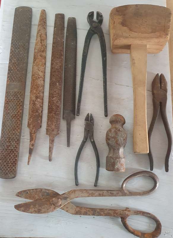 ANTIQUE FERRIER TOOLS 10X . AS FOUND. SEE PHOTOS.