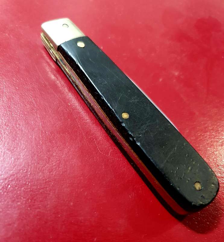 VINTAGE STAINLESS, BRASS, BAKELITE FOLDING KNIFE. 15 CM LONG. SCARCE FIND !!