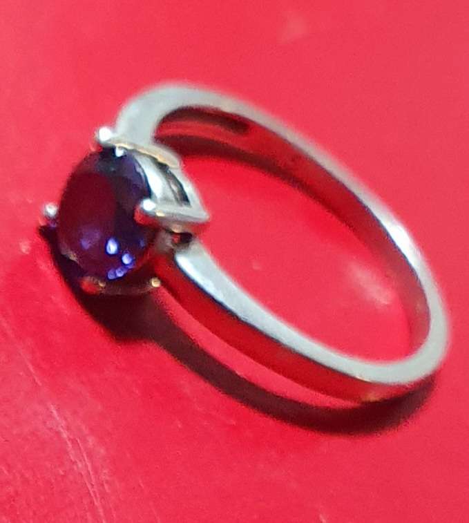 SILVER .925 ENGAGEMENT RING WITH 1.02 CT TANZANITE.  SIZE M. ( 16.7mm)