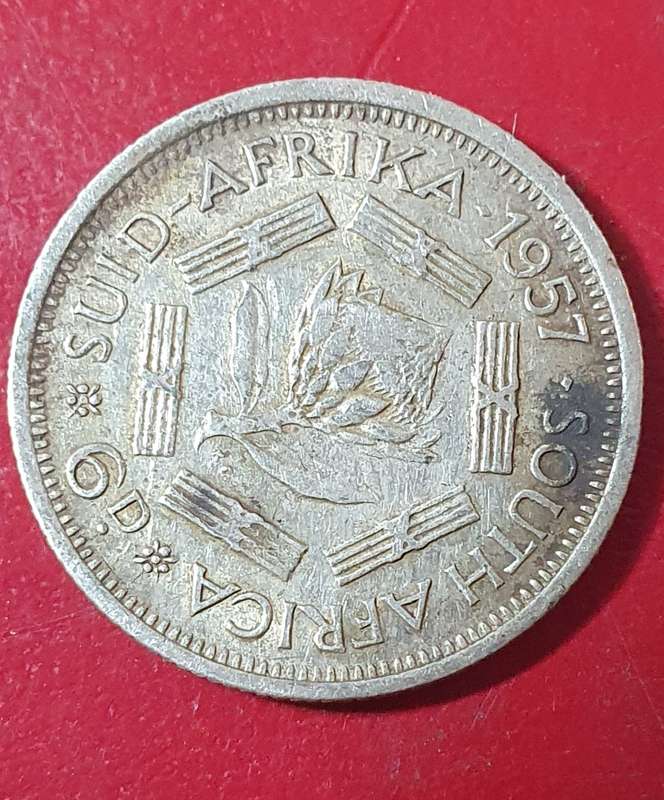 1957  - 6 Pence - Elizabeth II 1st portrait. Silver (.500)  2.83 g
