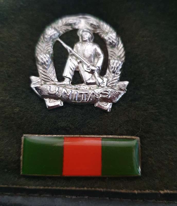 SADF COMANDO BERET WITH BADGE AND BALKIE . 52 CM .