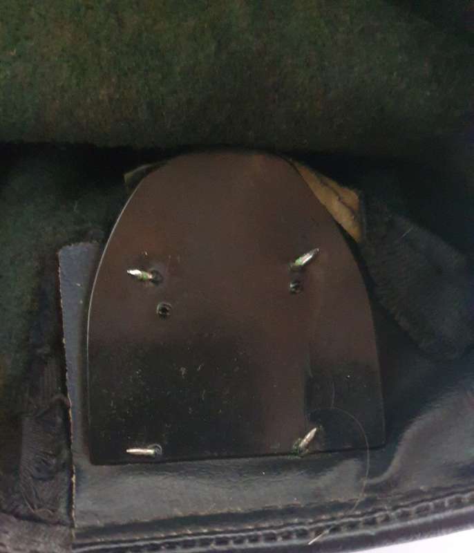 SADF COMANDO BERET WITH BADGE AND BALKIE . 52 CM .