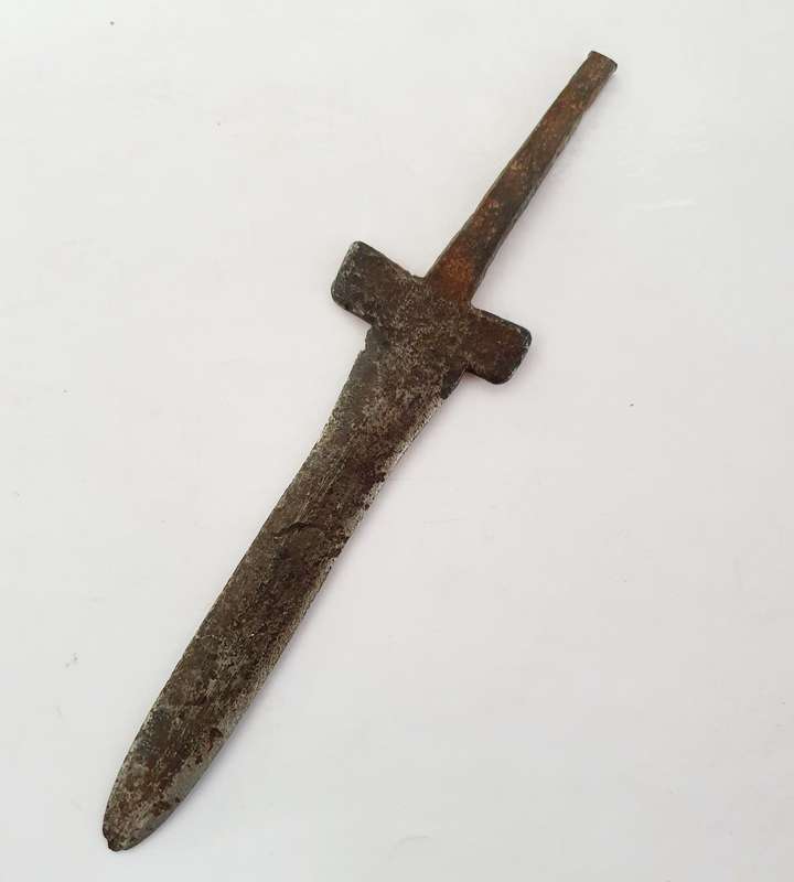 120 + year old hand forged dagger. 20 cm long.
