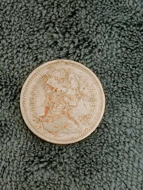 1983 One Pound Queen Elizabeth II