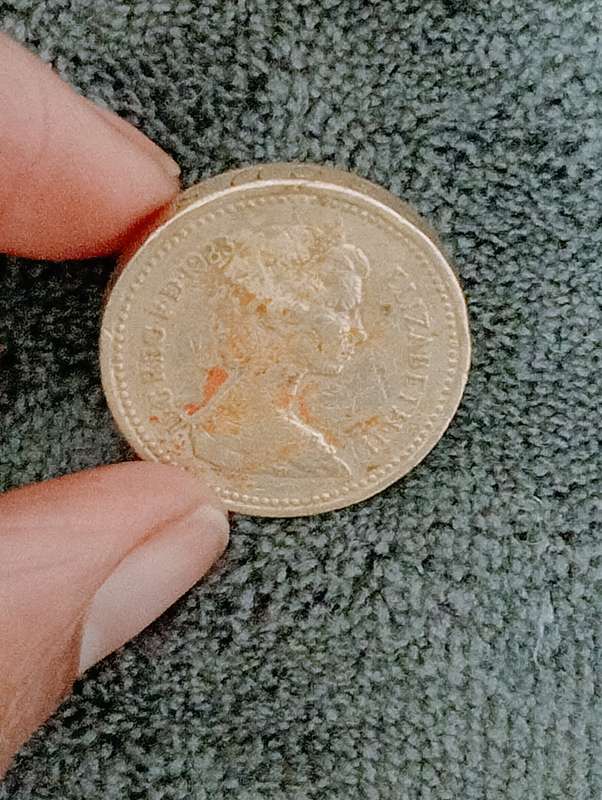 1983 One Pound Queen Elizabeth II