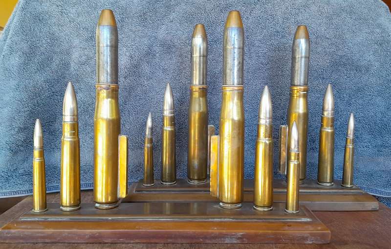 WW2 Trench Art  with 1942 20 mm MVII, Vickers K42 fiz and 303 bullets - (bullets all deactivated)