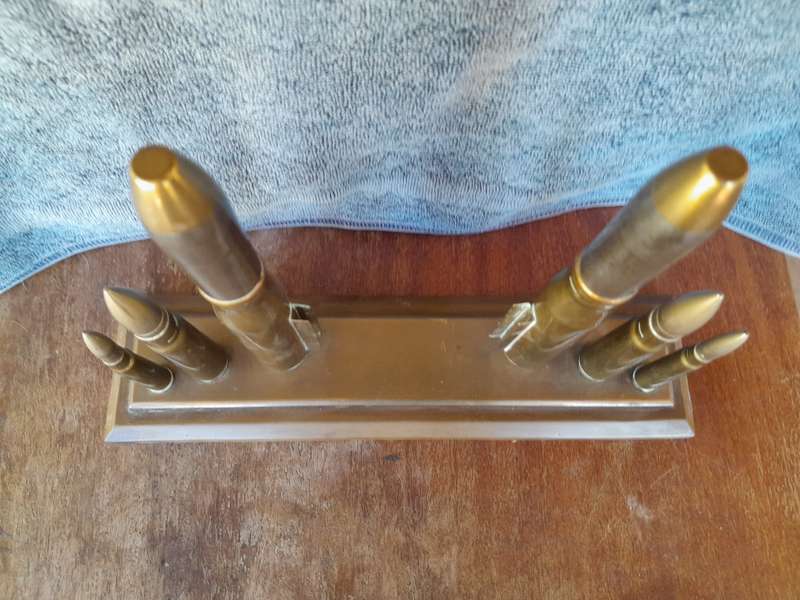 WW2 Trench Art  with 1942 20 mm MVII, Vickers K42 fiz and 303 bullets - (bullets all deactivated)