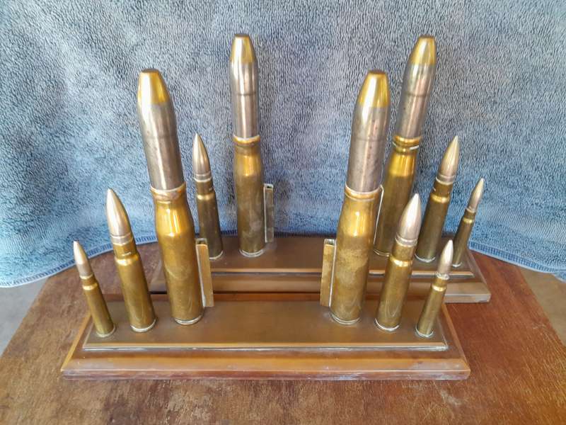 WW2 Trench Art  with 1942 20 mm MVII, Vickers K42 fiz and 303 bullets - (bullets all deactivated)