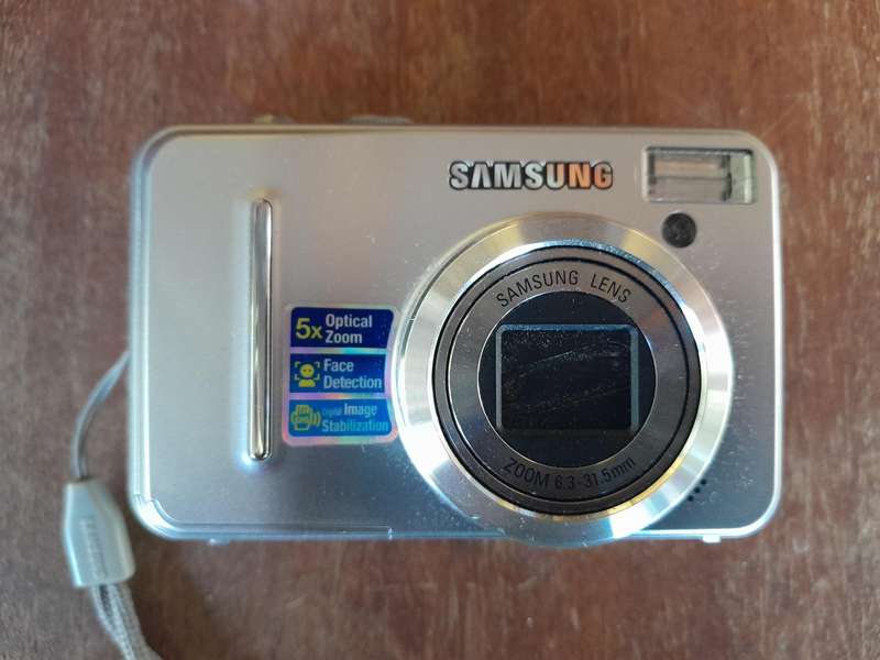 Samsung S1060 camera 6.3 31.5 mm