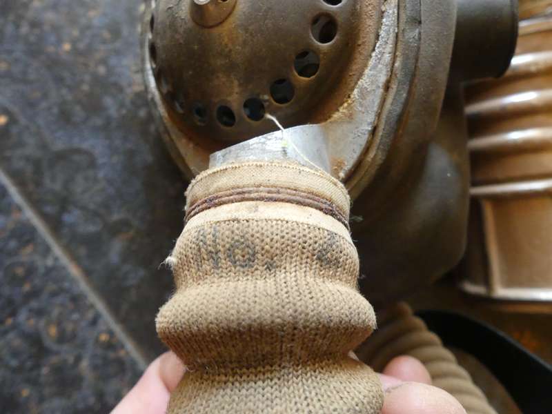 WW2 BRITISH GENERAL SERVICE No 4 GAS MASK -- Rarely seen on sale