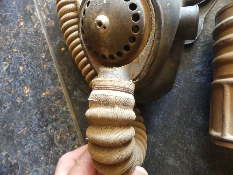 WW2 BRITISH GENERAL SERVICE No 4 GAS MASK -- Rarely seen on sale