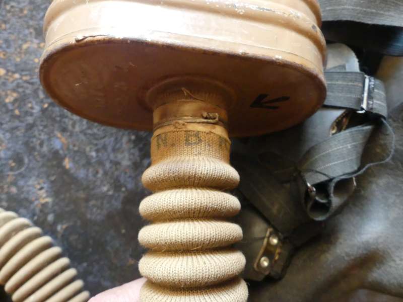 WW2 BRITISH GENERAL SERVICE No 4 GAS MASK -- Rarely seen on sale