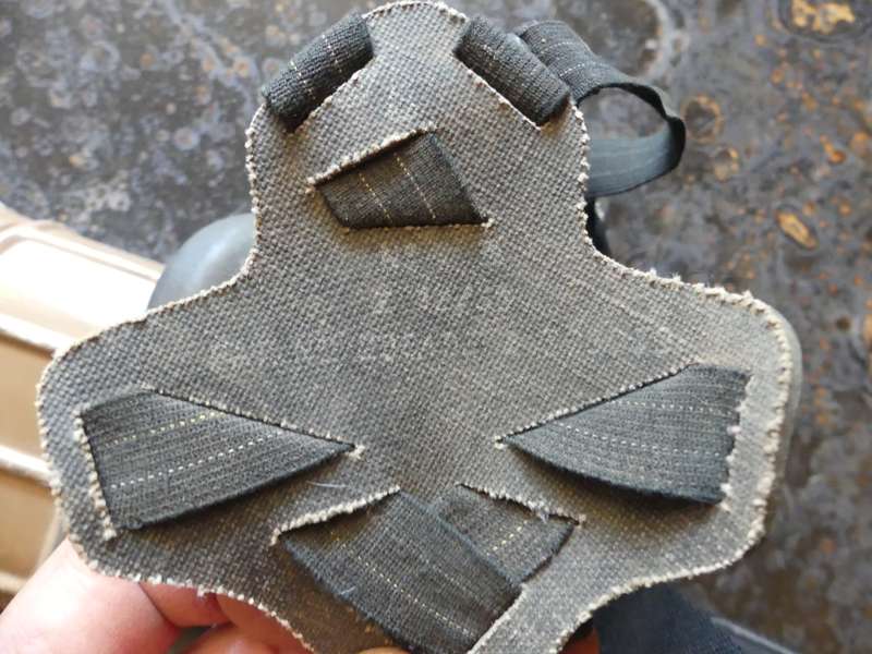 WW2 BRITISH GENERAL SERVICE No 4 GAS MASK -- Rarely seen on sale