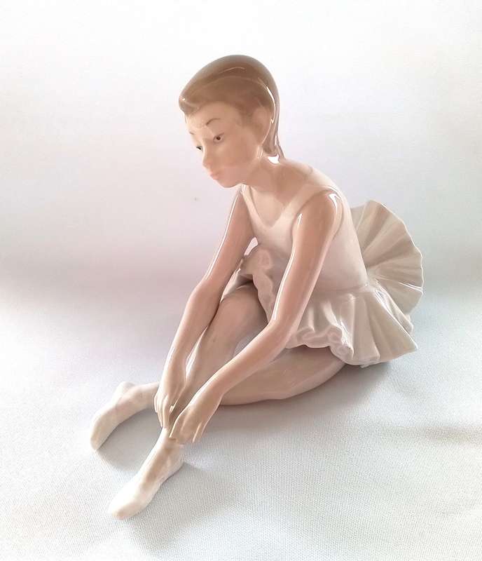 NAO    -    SLIPPER  BALLET