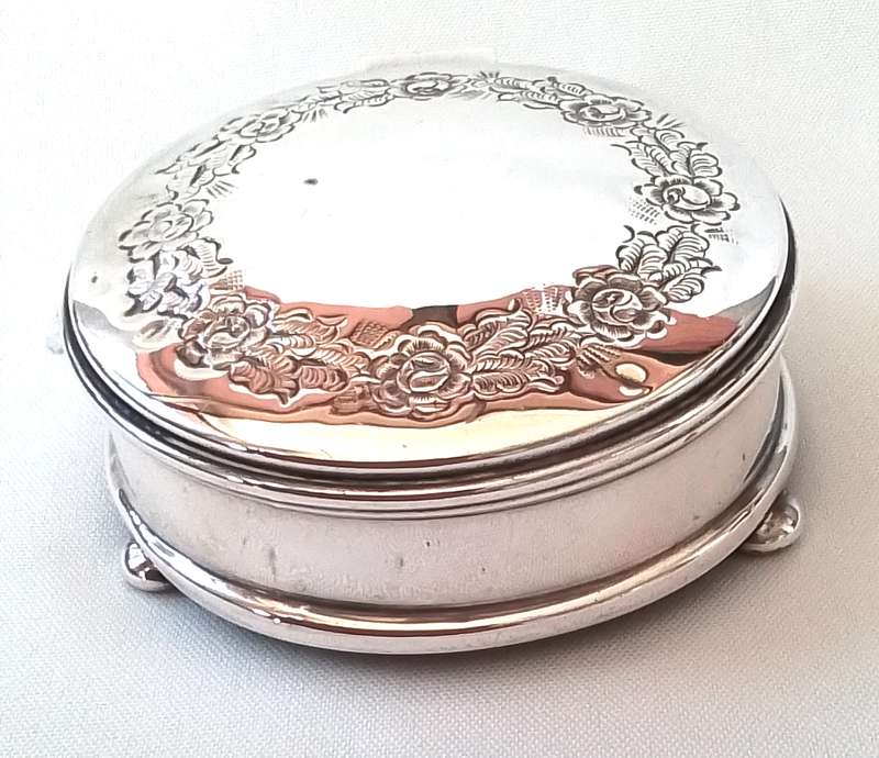 Birmingham 1973  -  Footed  Bowl with Lid