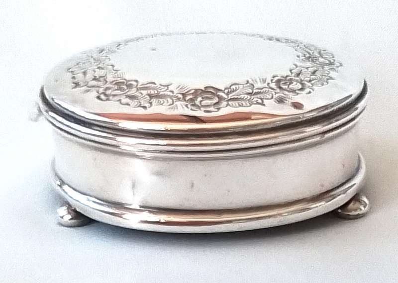 Birmingham 1973  -  Footed  Bowl with Lid