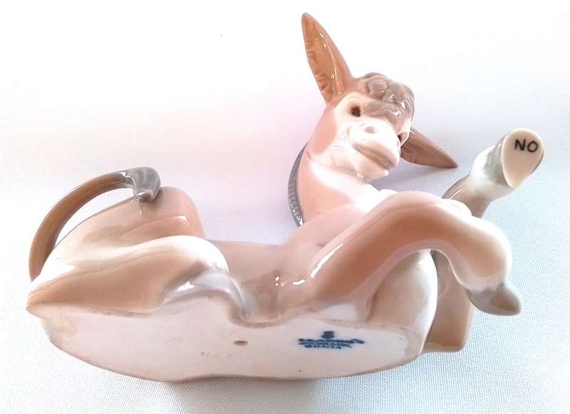 Lladro   -   Donkey   ``IN  LOVE ``   4524