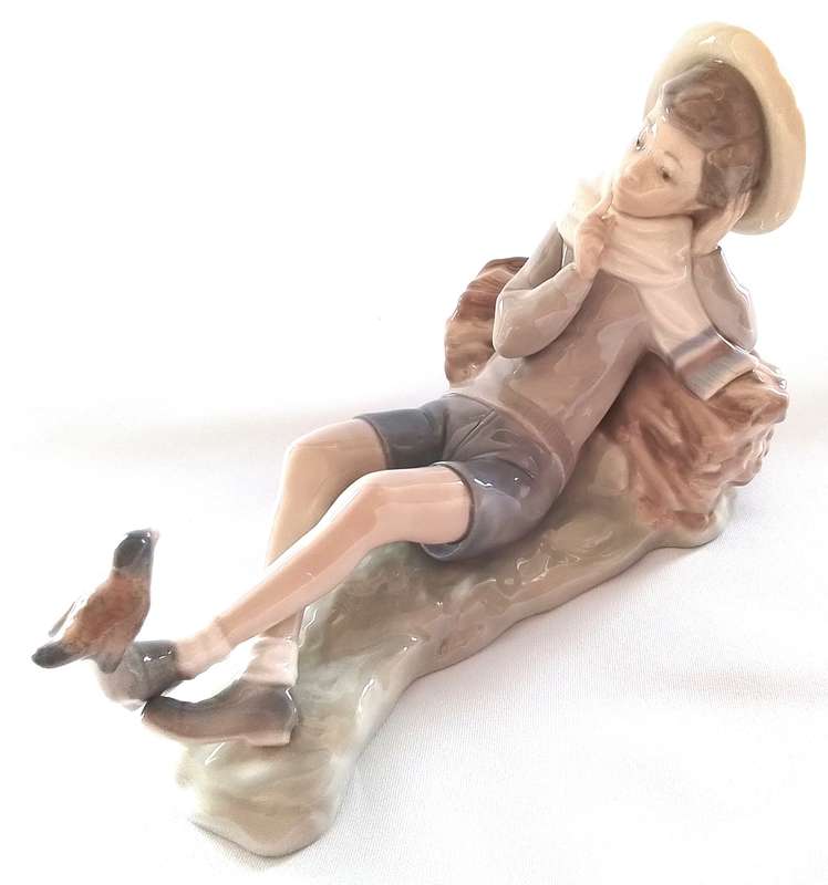 Lladro     -    Bird  Watcher  Boy