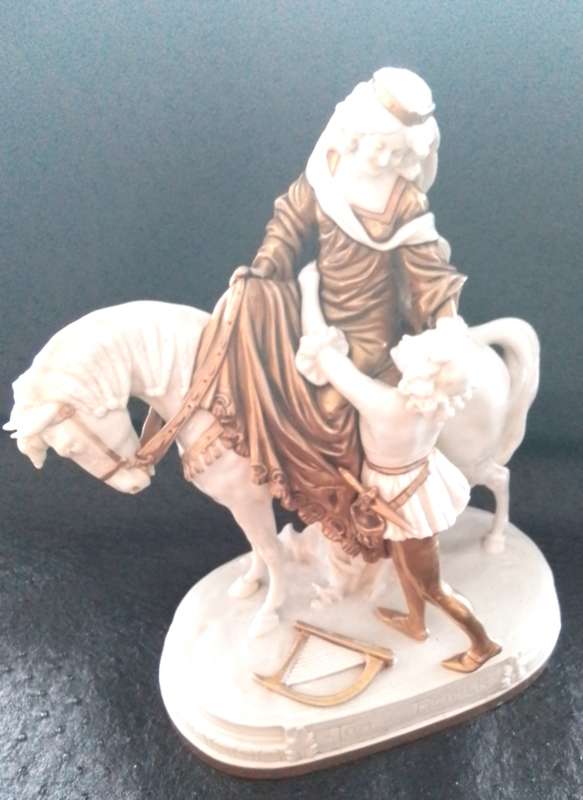 Scheibe  Alsbach   -   Figure  on  Base