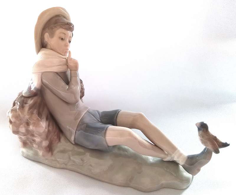 Lladro     -    Bird  Watcher  Boy