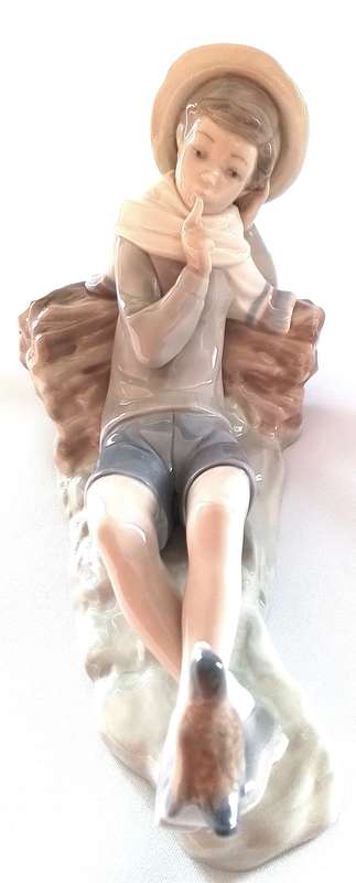 Lladro     -    Bird  Watcher  Boy