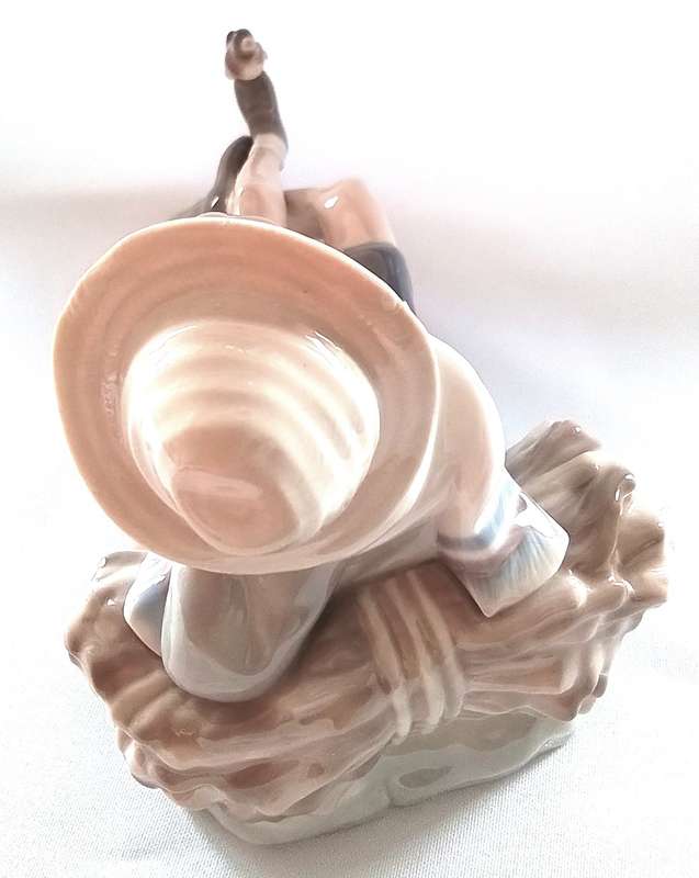 Lladro     -    Bird  Watcher  Boy