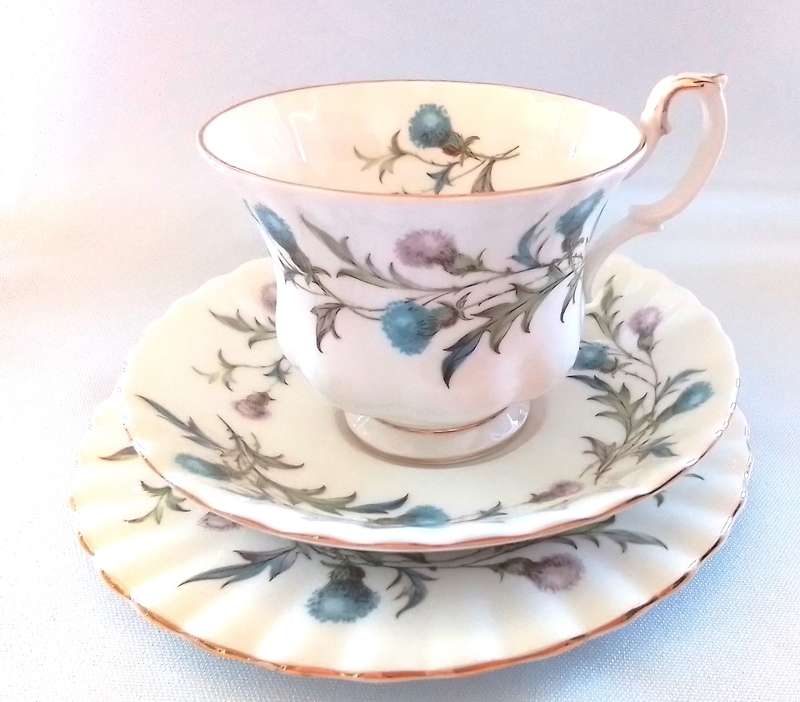 Royal Albert  -  BRIGADOON  -  Trio