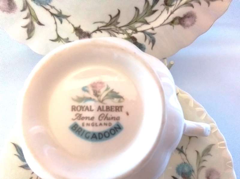 Royal Albert  -  BRIGADOON  -  Trio
