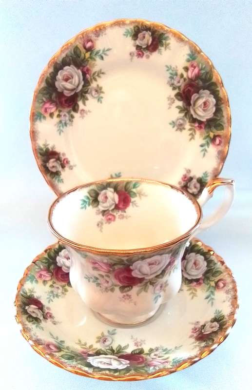 Royal Albert  -  CELEBRATION -  Trio