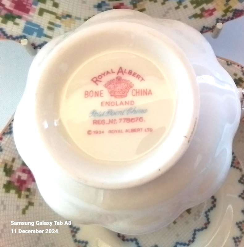 Royal Albert  -  Petit Point China  -  Trio